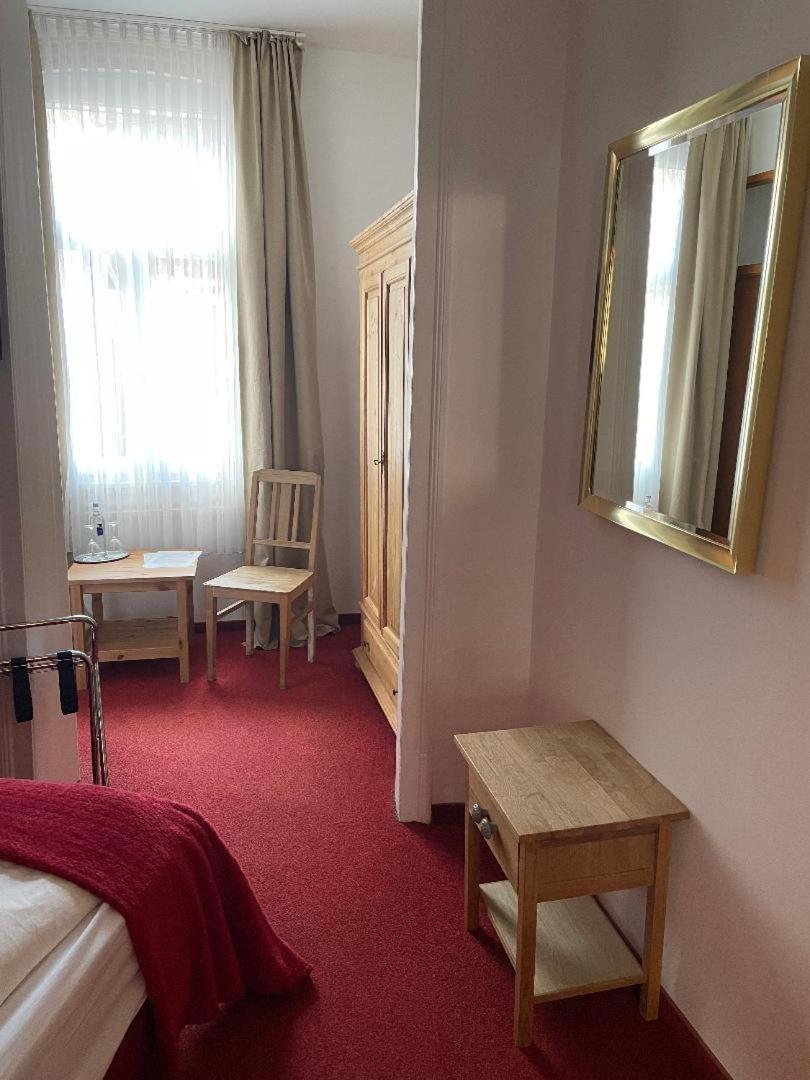 Hotel Zum Goldenen Loewen Sankt Goar Room photo